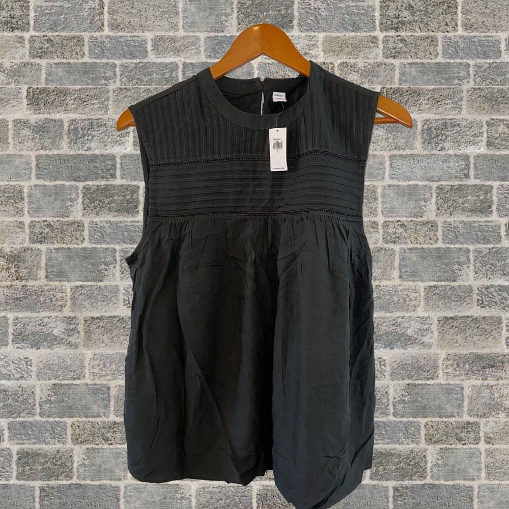 Old Navy Sleeveless Top NWT